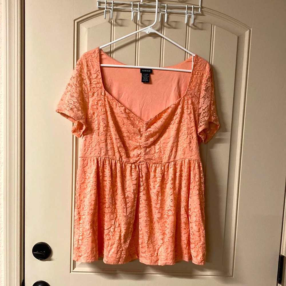 TORRID Lace Baby Doll V-neck Short Sleeves Lined Peachy Pink Color Blouse Size 1